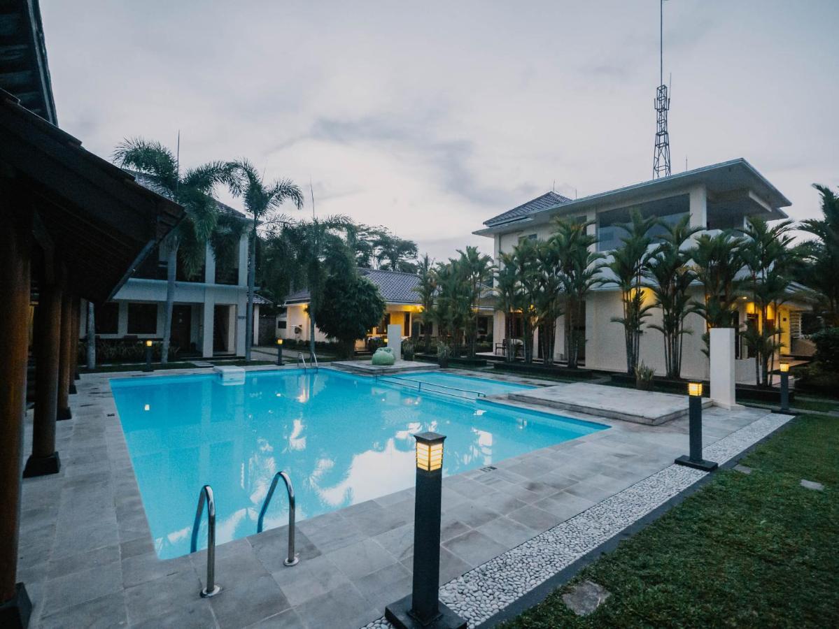 Sunrise Resort Batukaras Екстер'єр фото