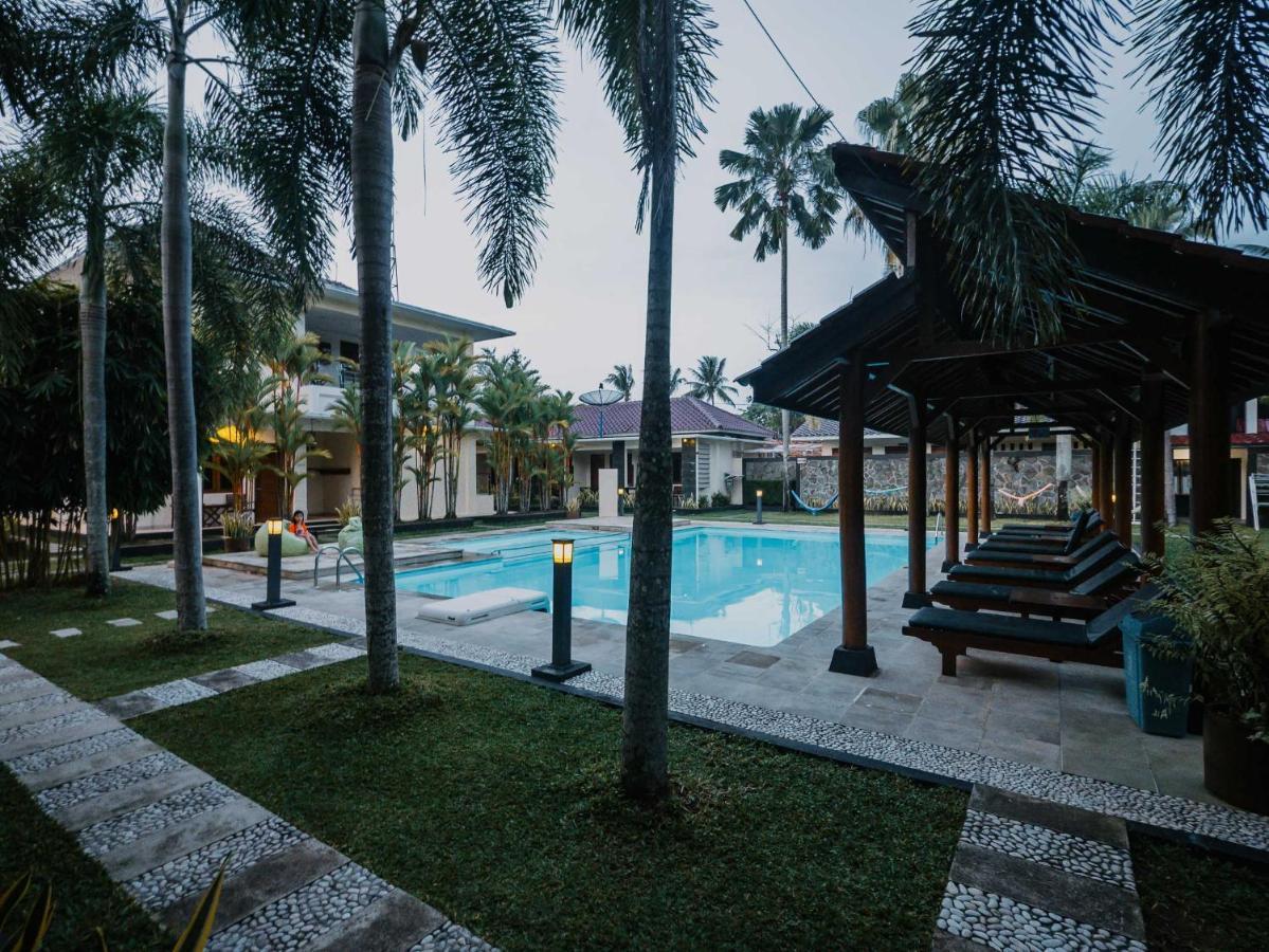 Sunrise Resort Batukaras Екстер'єр фото