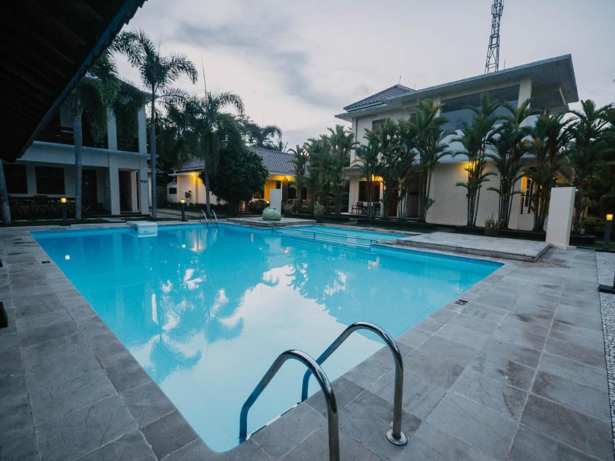Sunrise Resort Batukaras Екстер'єр фото