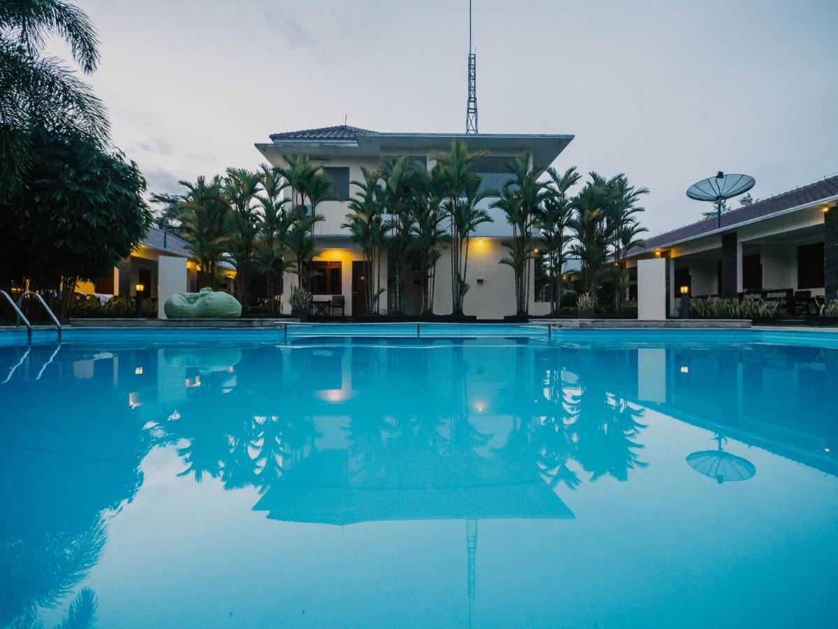 Sunrise Resort Batukaras Екстер'єр фото