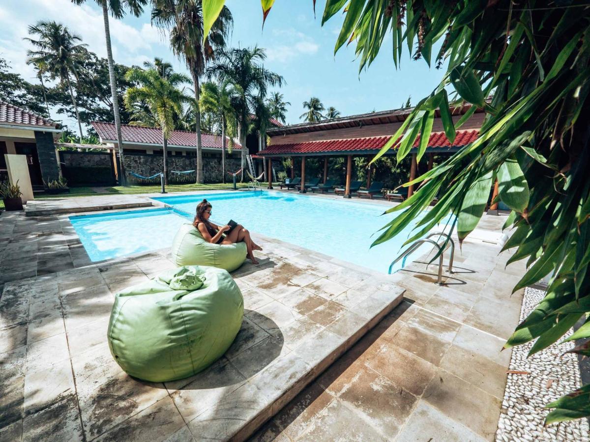 Sunrise Resort Batukaras Екстер'єр фото